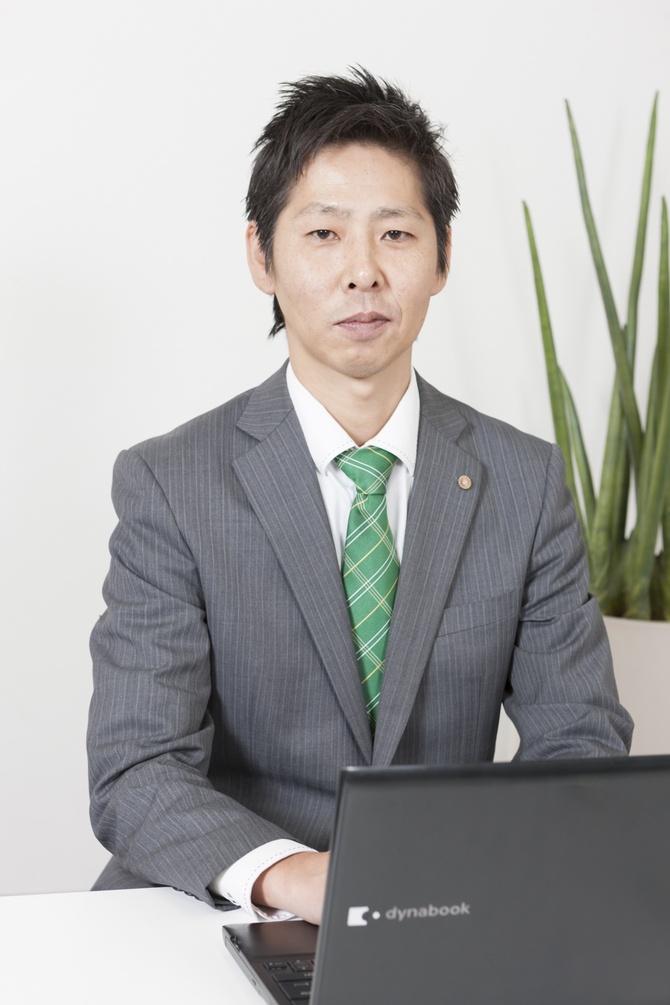 所長の内山則仁です
